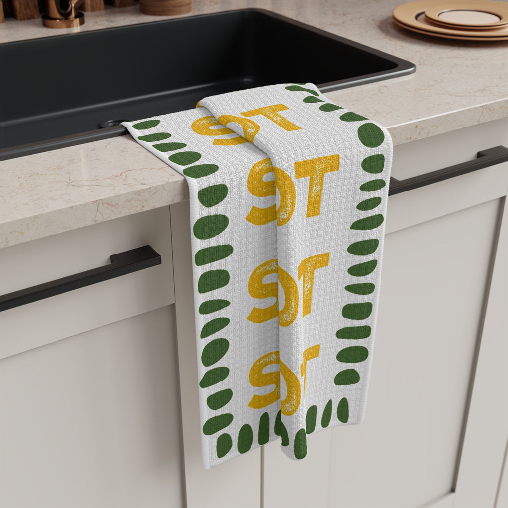 Quick-drying microfiber tea towel featuring a bright red chilli illustration, perfect for everyday kitchen use.