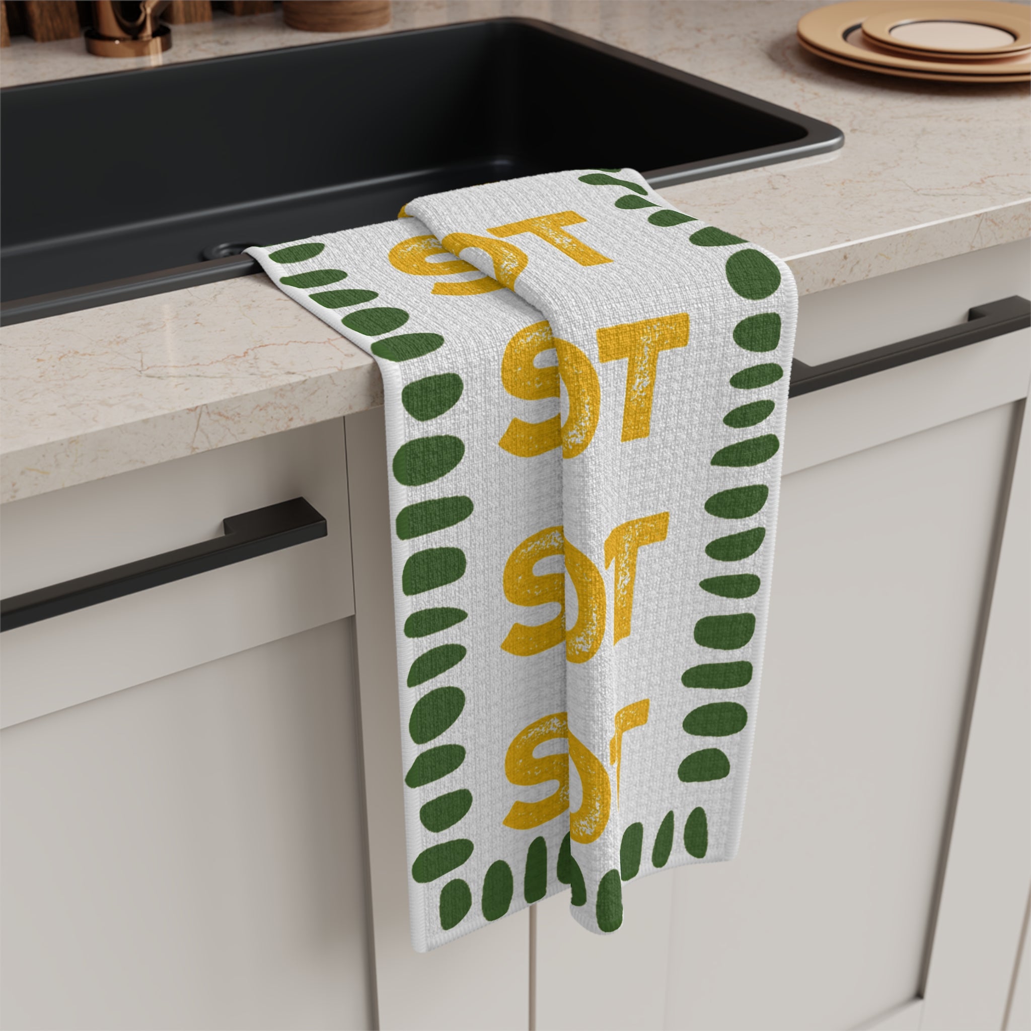 Quick-drying microfiber tea towel featuring a bright red chilli illustration, perfect for everyday kitchen use.