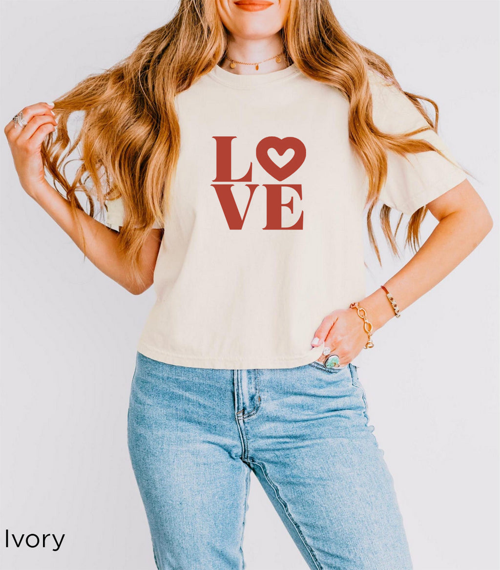 Relaxed women’s boxy cotton T-shirt featuring a terracotta LO♡VE heart 