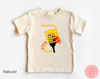 Natural cream kids “Tutto Bene” pasta lover T-shirt with colorful spaghetti illustration and red script text, cute Italian food graphic tee for toddlers and kids.
