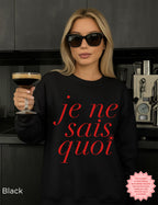 French girl style Je Ne Sais Quoi sweatshirt in black, casual college look for fall and travel